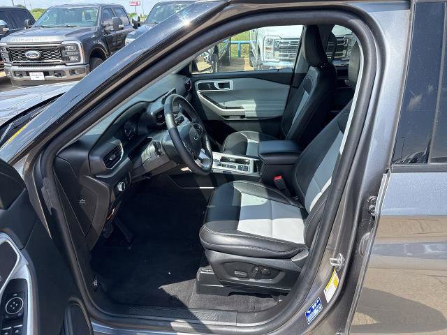 Certified 2022 Ford Explorer XLT w/ Equipment Group 202A image 19