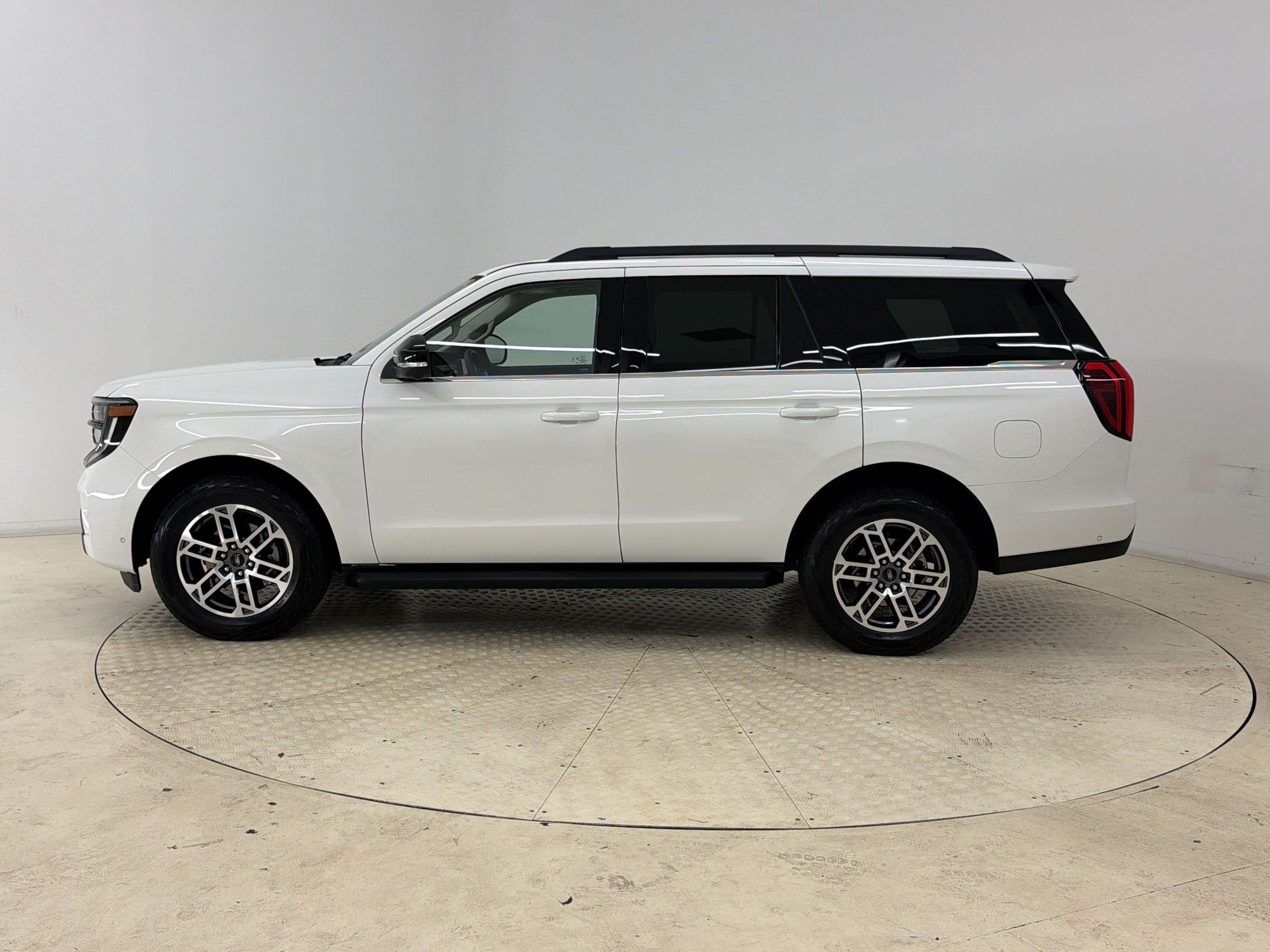 Certified 2025 Ford Expedition Active AWD/4WD video 2