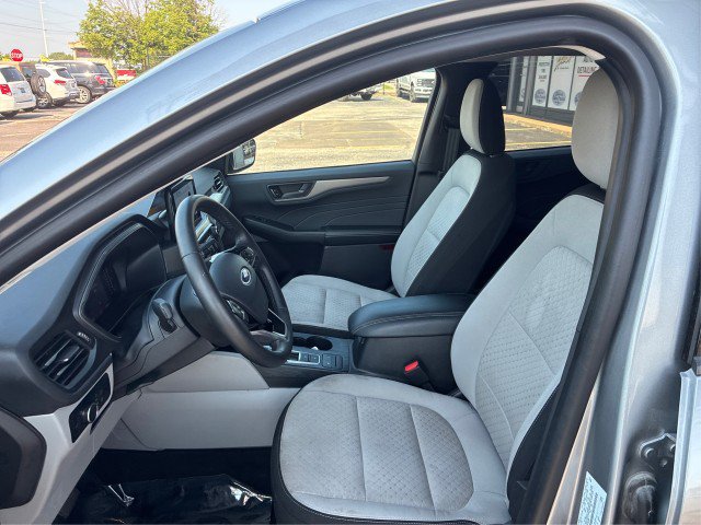 Certified 2024 Ford Escape Active w/ Cold Weather Package FWD image 9