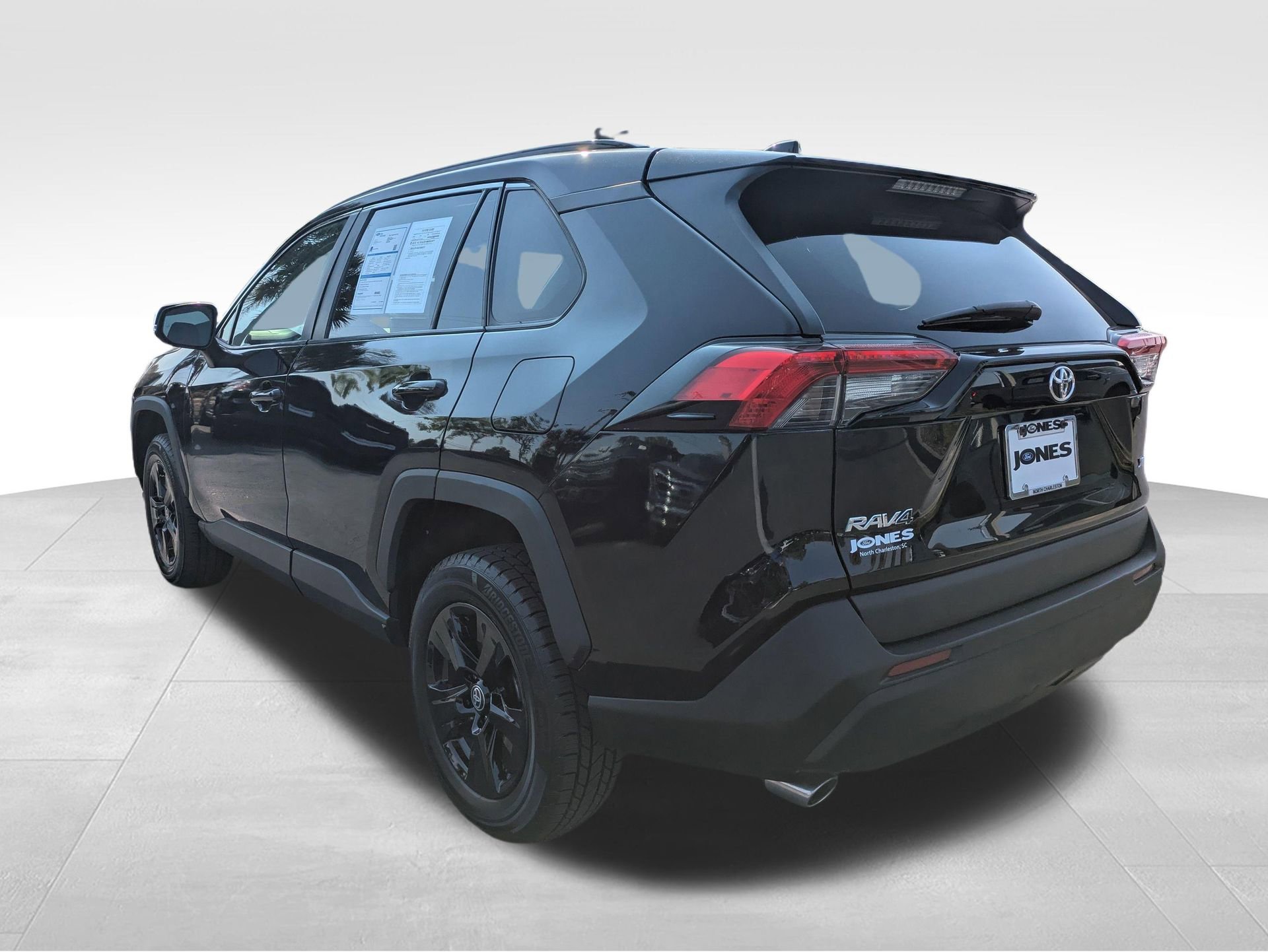 Used 2023 Toyota RAV4 XLE FWD image 8