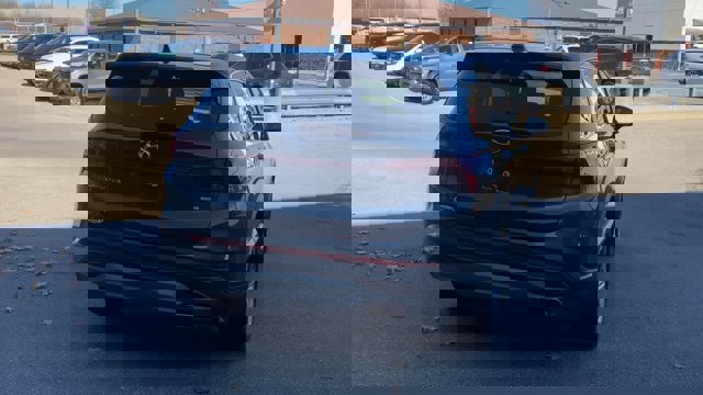 Used 2023 Hyundai Santa Fe SE image 9