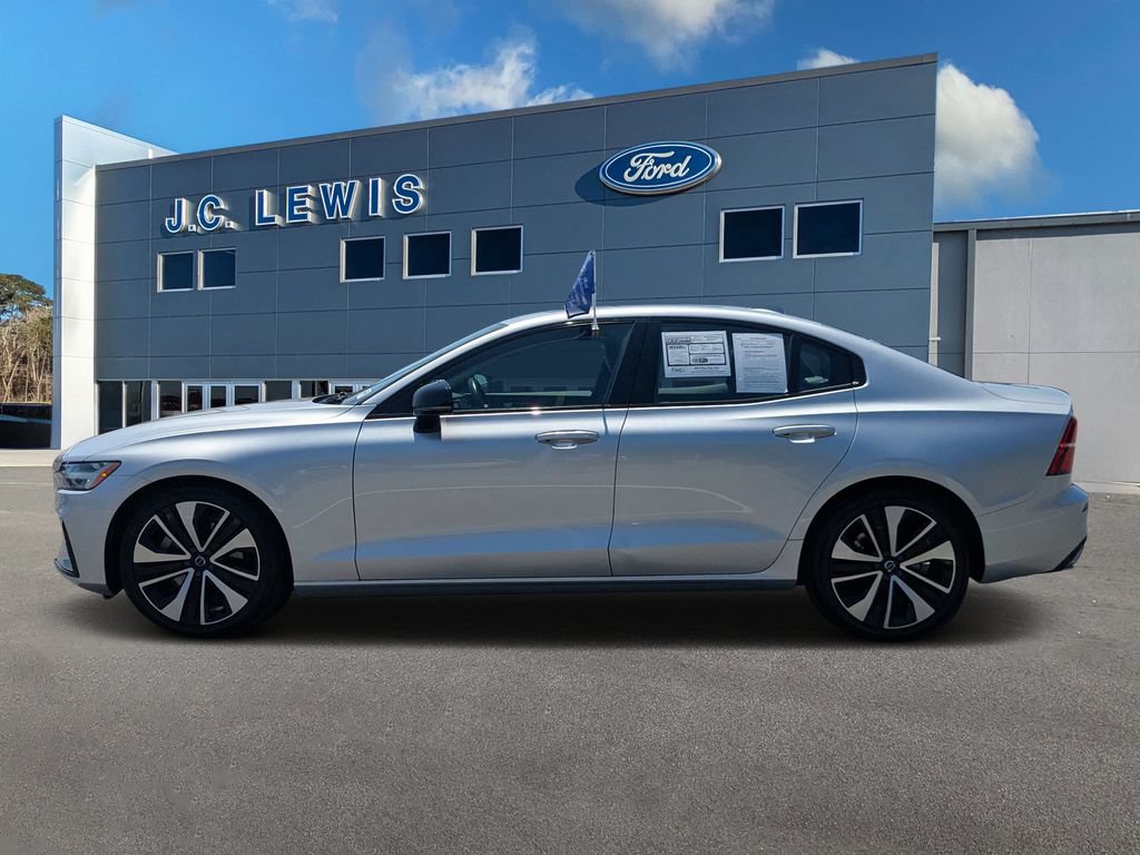 Used 2022 Volvo S60 B5 Momentum w/ Premium Package