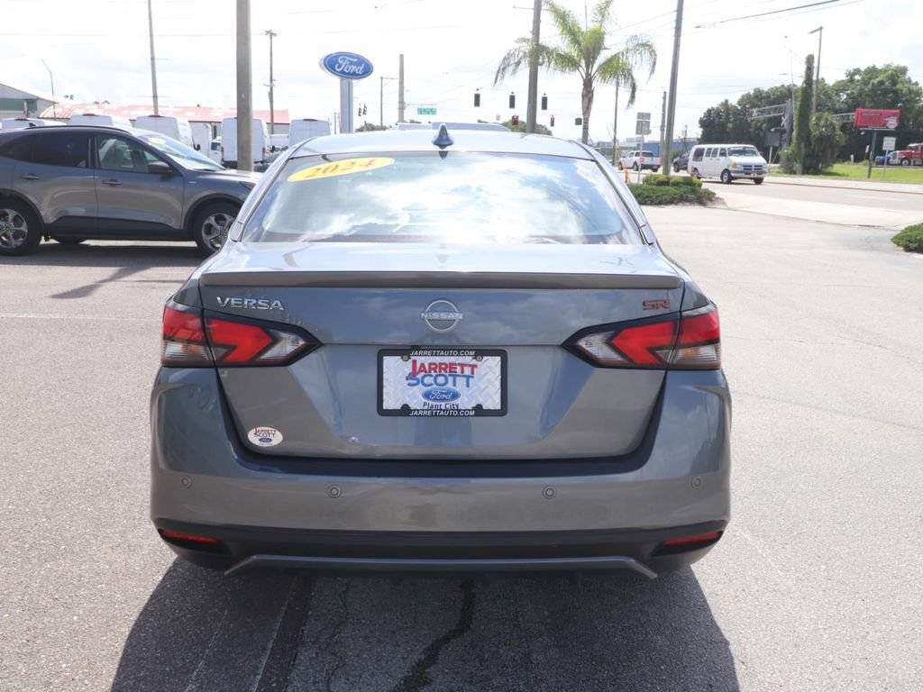 Used 2024 Nissan Versa SR FWD image 10
