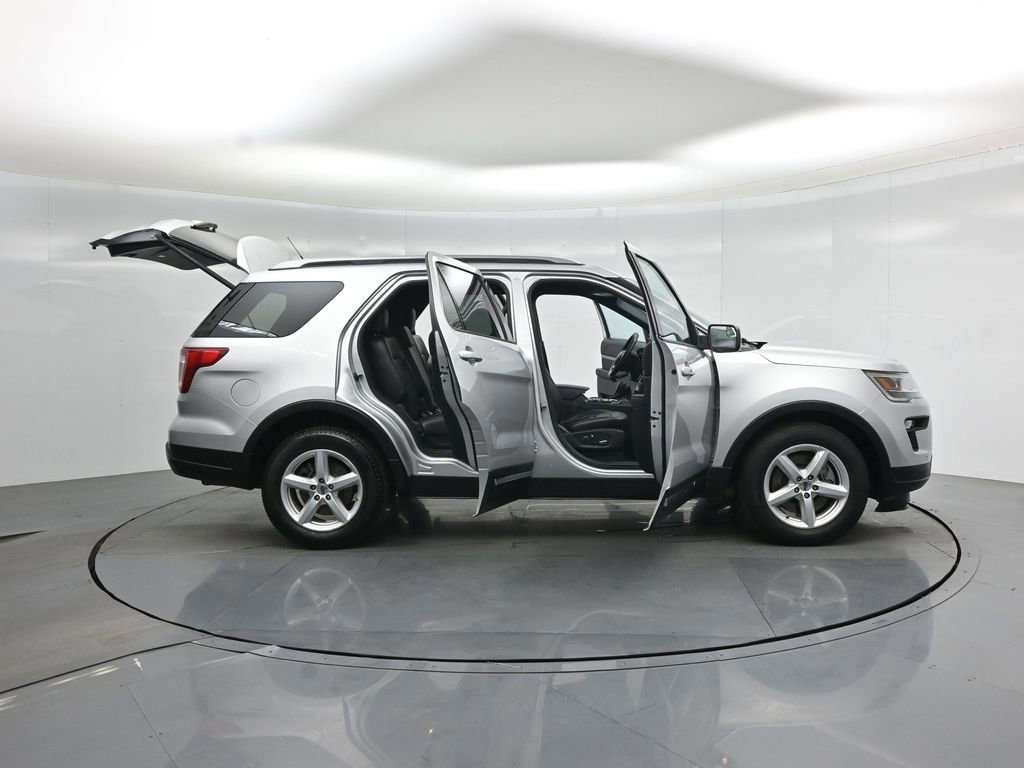 Certified 2018 Ford Explorer XLT w/ Equipment Group 202A image 37