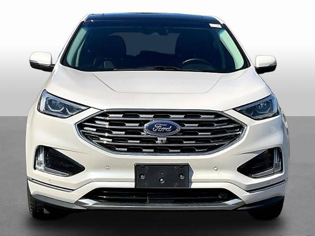 Certified 2019 Ford Edge Titanium w/ Equipment Group 301A AWD/4WD image 2