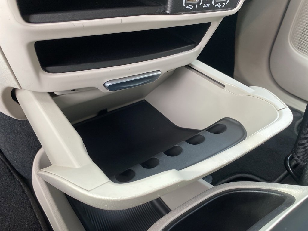 Used 2024 Chrysler Pacifica Touring-L image 43