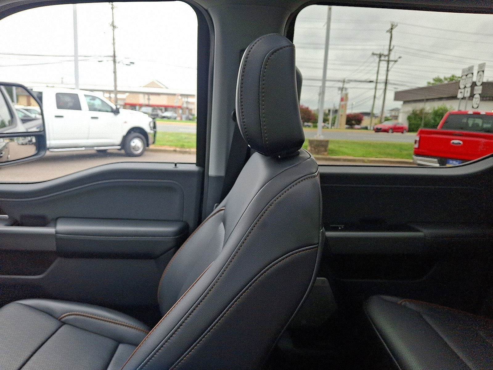 Certified 2025 Ford F350 Lariat image 17