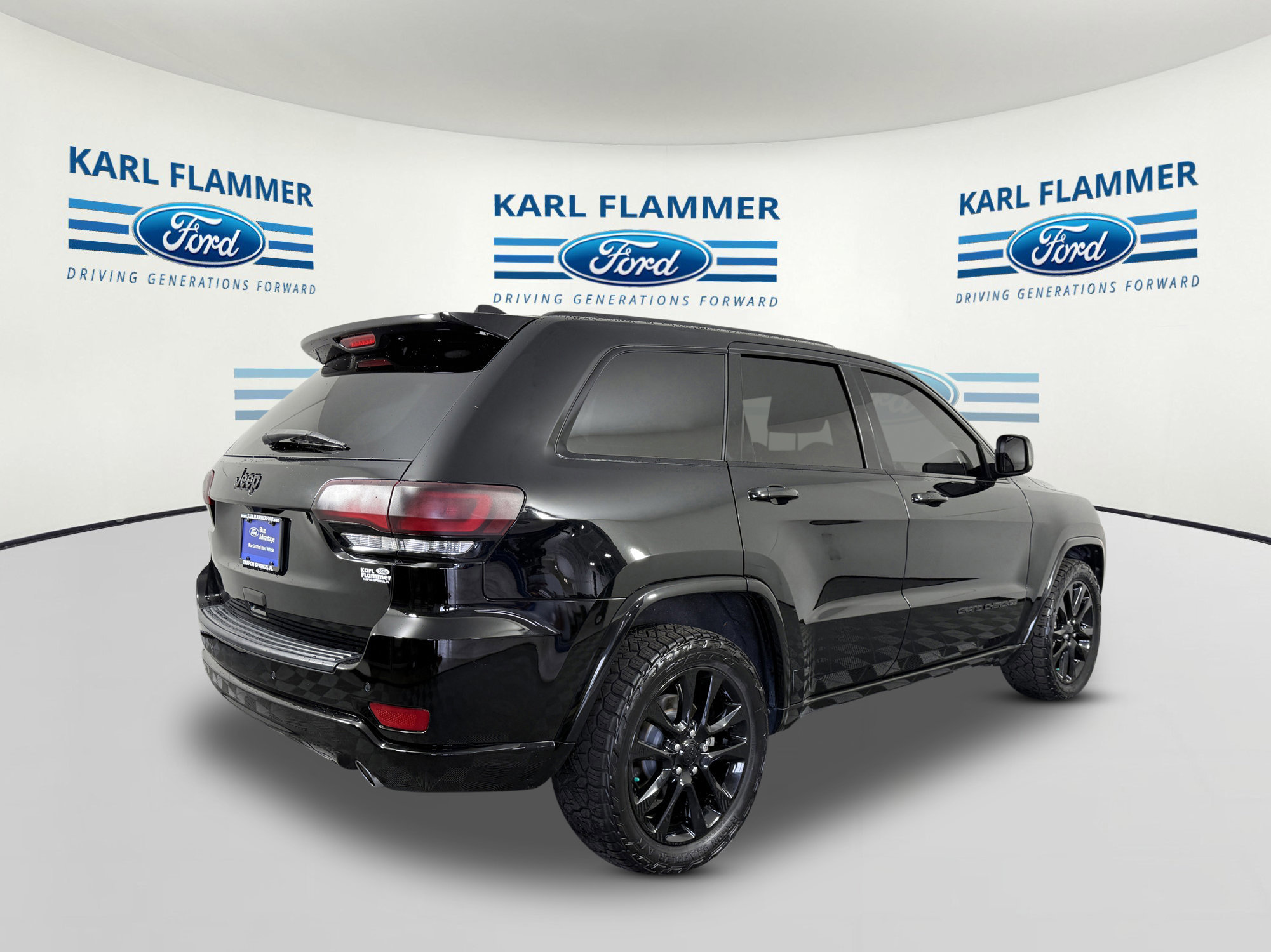 Used 2018 Jeep Grand Cherokee Altitude image 3