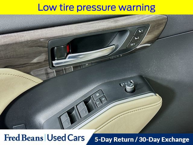 Used 2023 Toyota Highlander Limited image 19