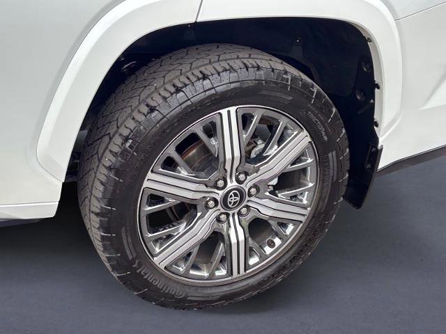 Used 2025 Toyota Sequoia Capstone AWD/4WD image 15