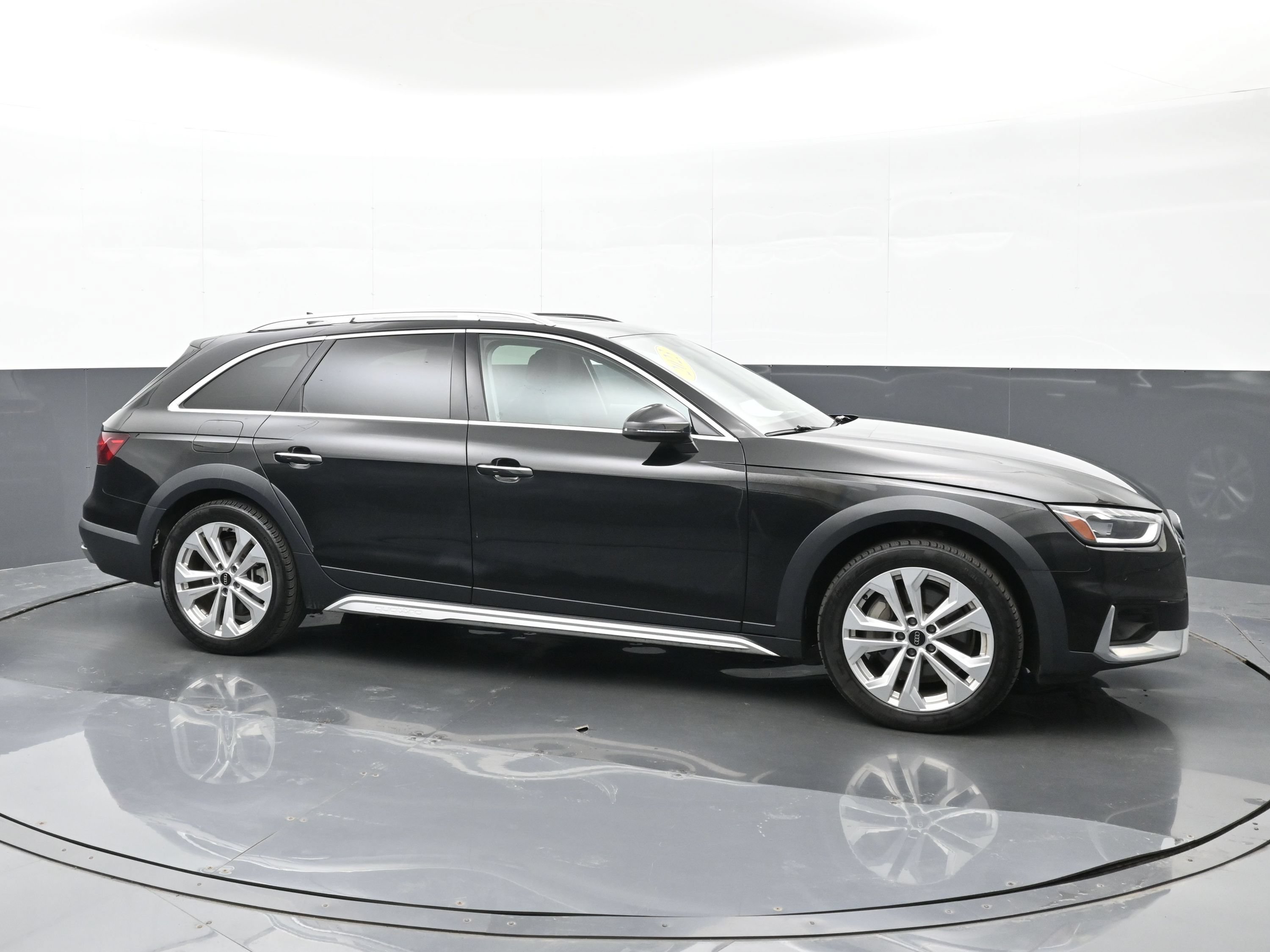 Used 2023 Audi A4 2.0T allroad Premium Plus w/ Premium Plus Package AWD/4WD image 5