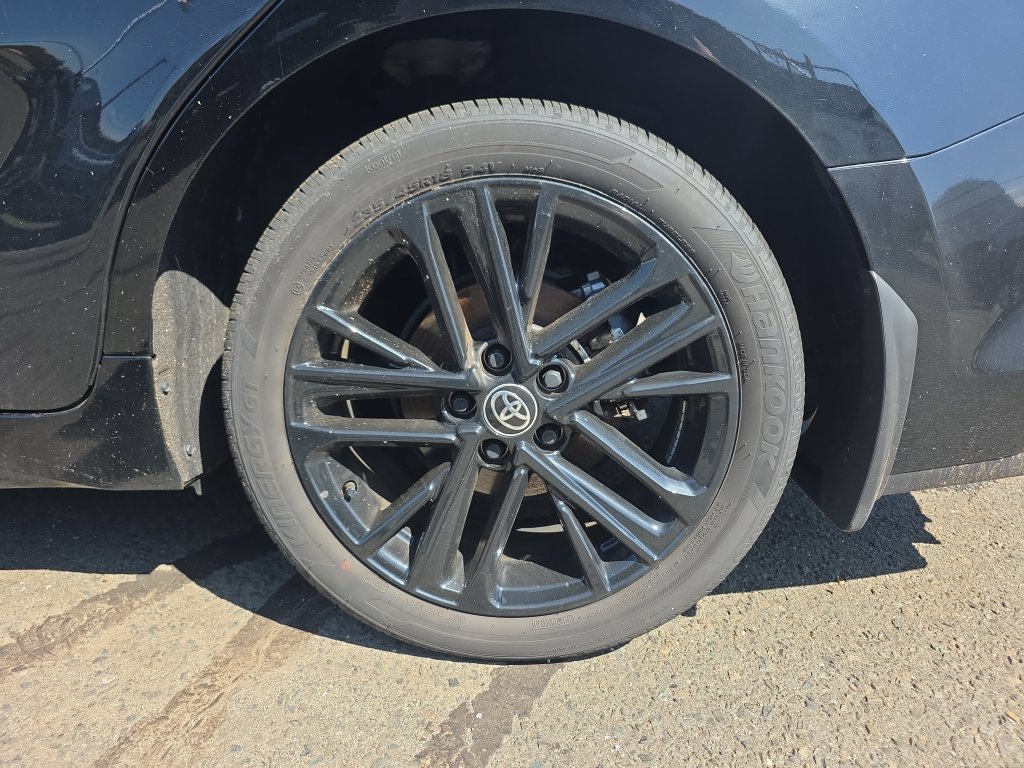 Used 2025 Toyota Camry SE AWD/4WD image 13