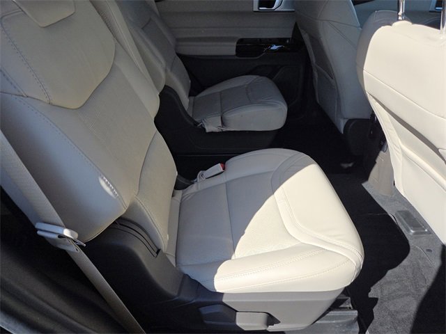 Certified 2022 Ford Explorer Platinum w/ Equipment Group 601A image 34