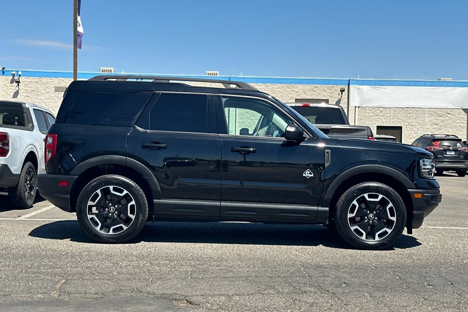 Certified 2023 Ford Bronco Sport Outer Banks AWD/4WD image 9