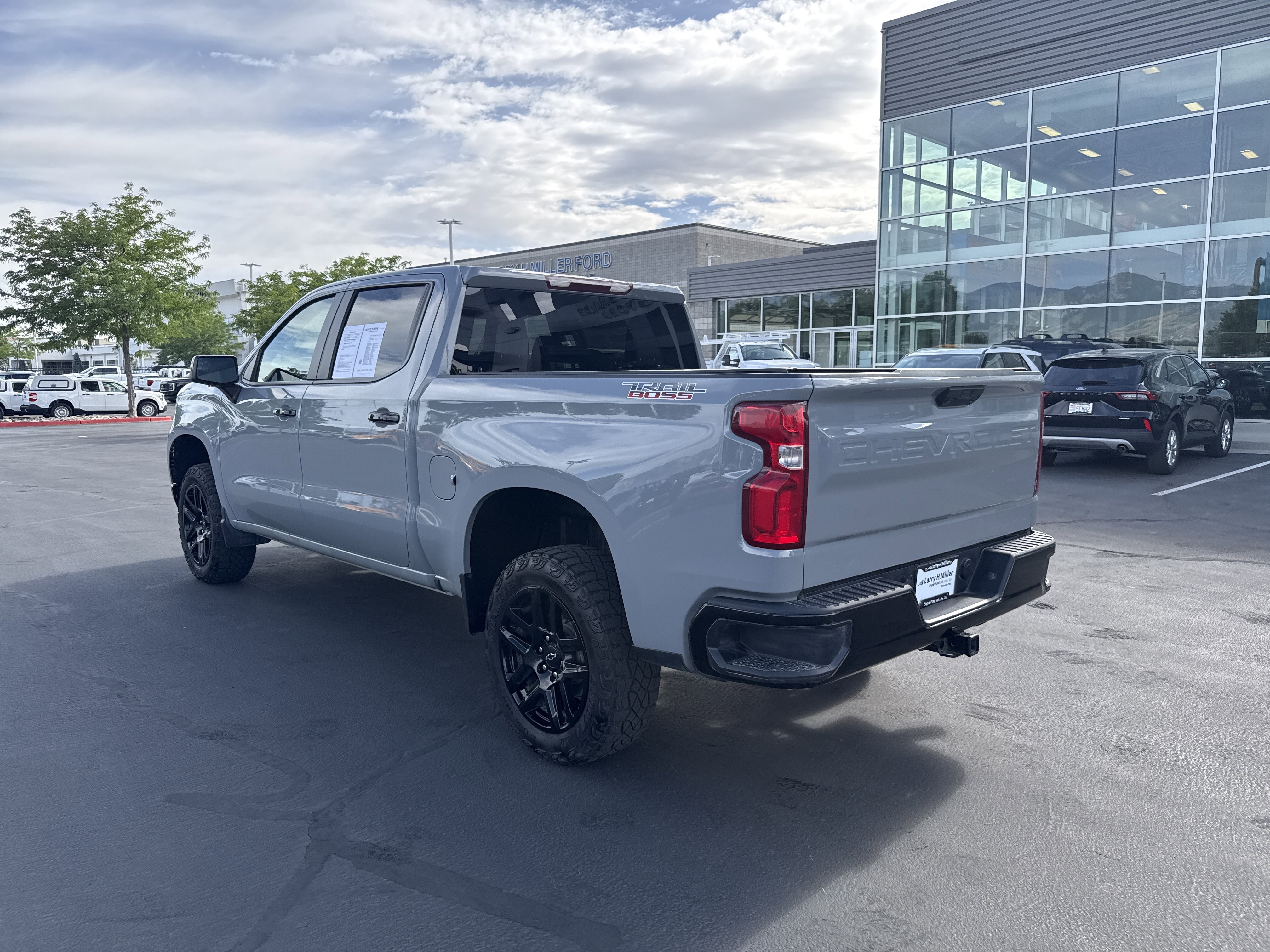Used 2024 Chevrolet Silverado 1500 LT Trail Boss AWD/4WD image 5