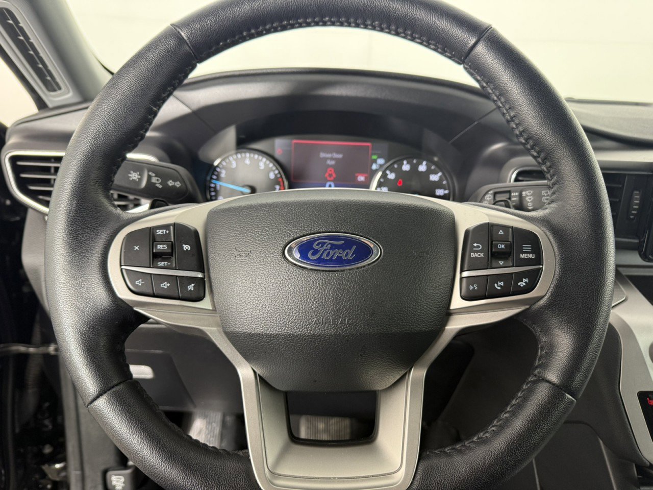 Certified 2021 Ford Explorer XLT w/ Equipment Group 202A image 25