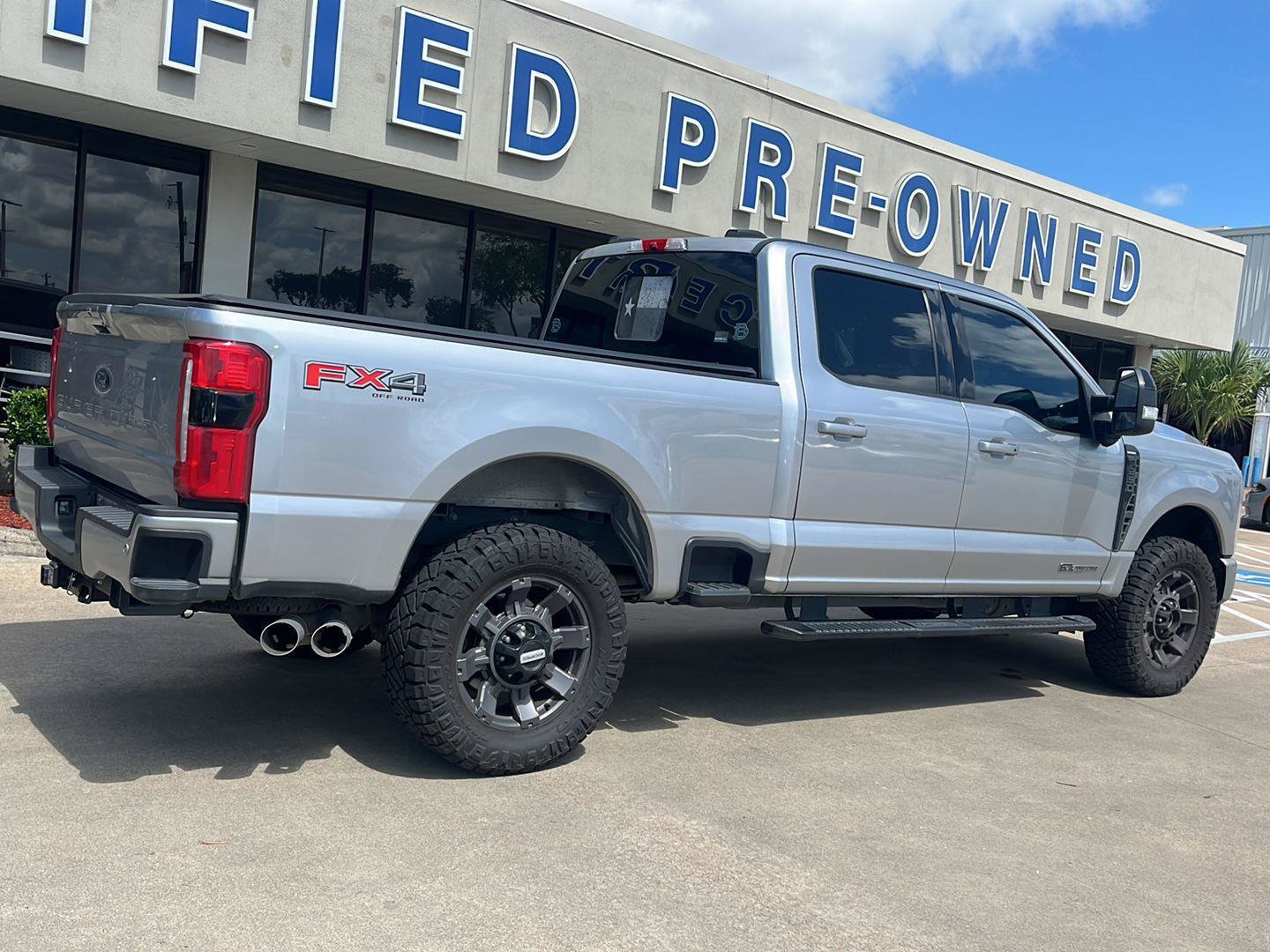 Certified 2024 Ford F250 Lariat w/ Lariat Ultimate Package AWD/4WD image 6