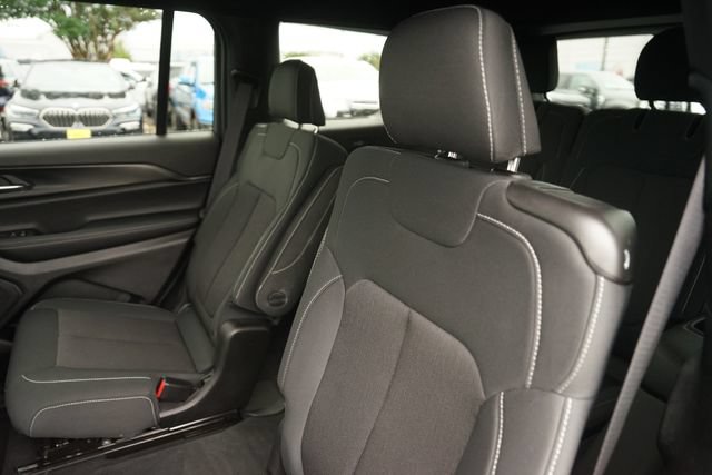 Used 2025 Jeep Grand Cherokee L Laredo w/ Luxury Tech Group I AWD/4WD image 14
