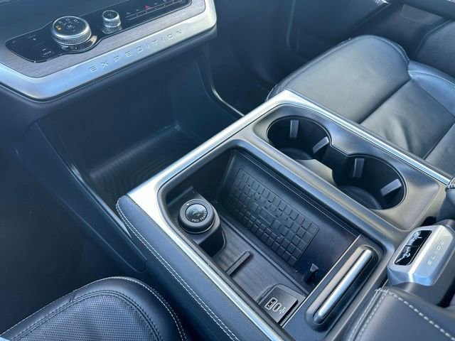 Certified 2025 Ford Expedition Platinum image 27