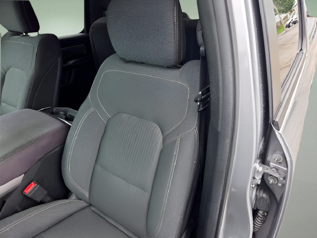 Used 2019 RAM 1500 Big Horn AWD/4WD image 14