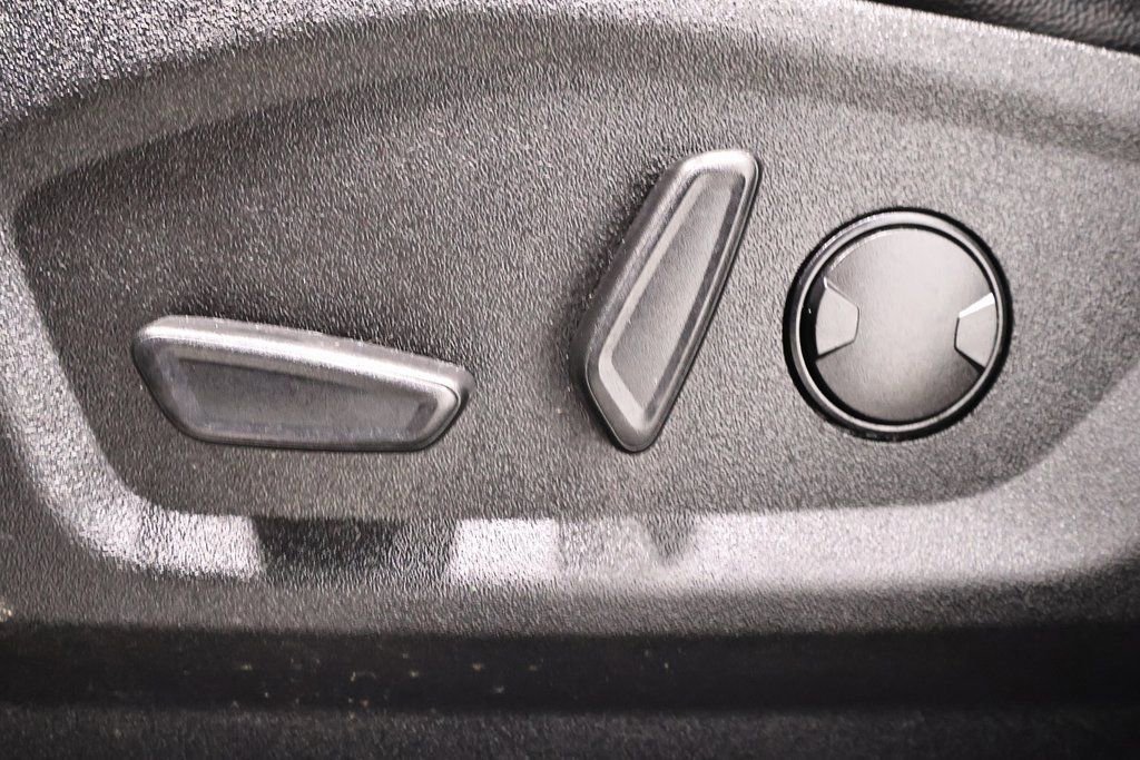 Certified 2023 Ford Edge ST-Line image 17