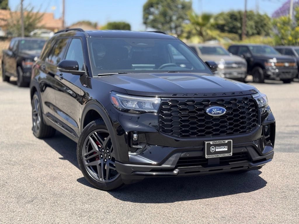 Certified 2025 Ford Explorer ST-Line w/ Premium Package RWD image 2