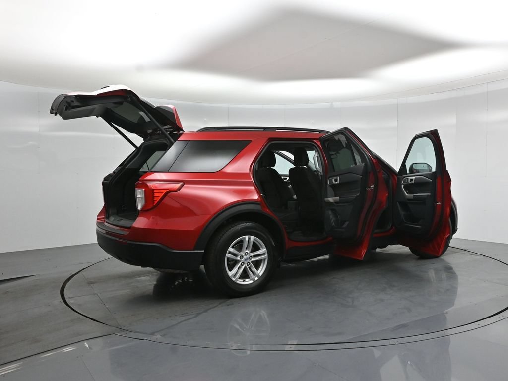 Certified 2023 Ford Explorer XLT RWD image 5