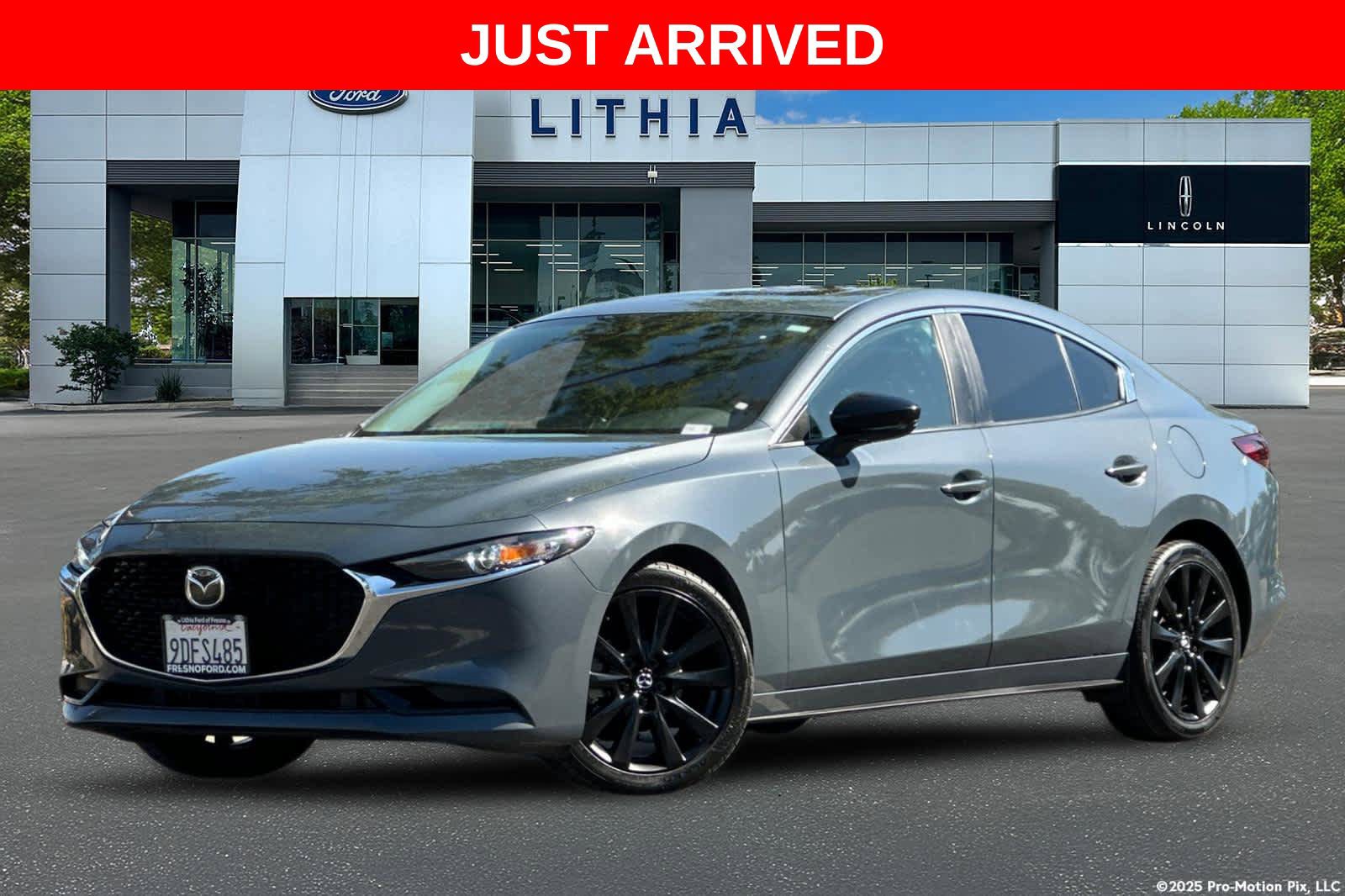 Used 2022 MAZDA MAZDA3 s FWD image 1