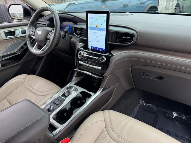 Certified 2022 Ford Explorer Platinum w/ Technology Package image 22
