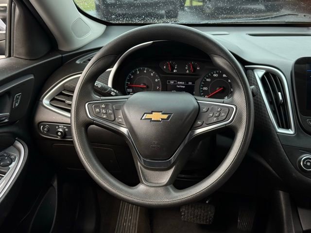 Used 2025 Chevrolet Malibu LS image 17