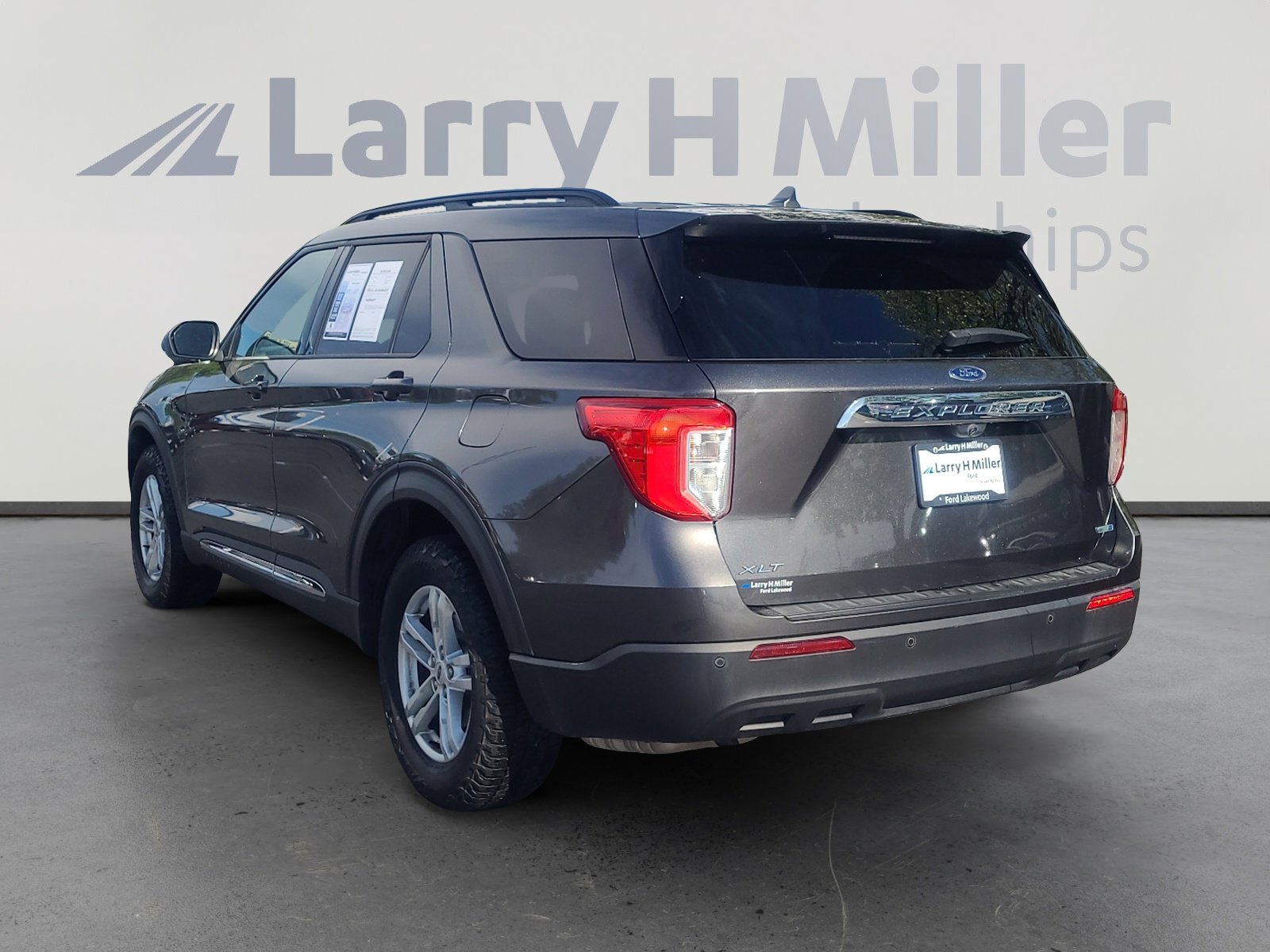 Certified 2020 Ford Explorer XLT AWD/4WD image 3