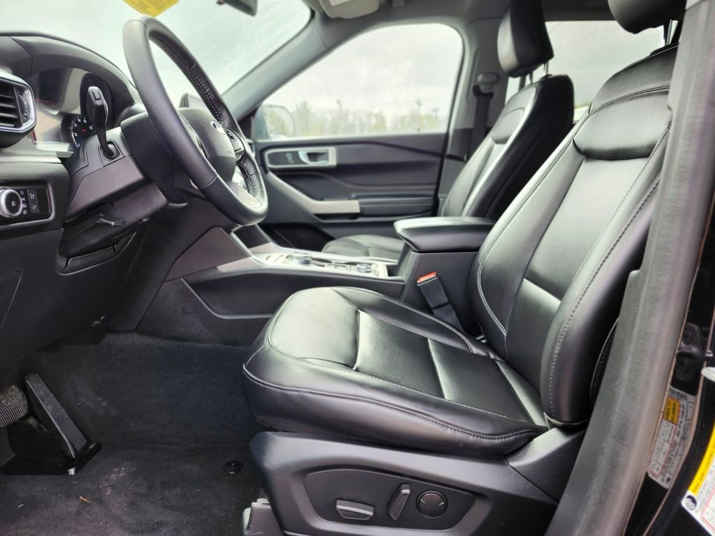 Certified 2022 Ford Explorer XLT w/ Equipment Group 202A image 20