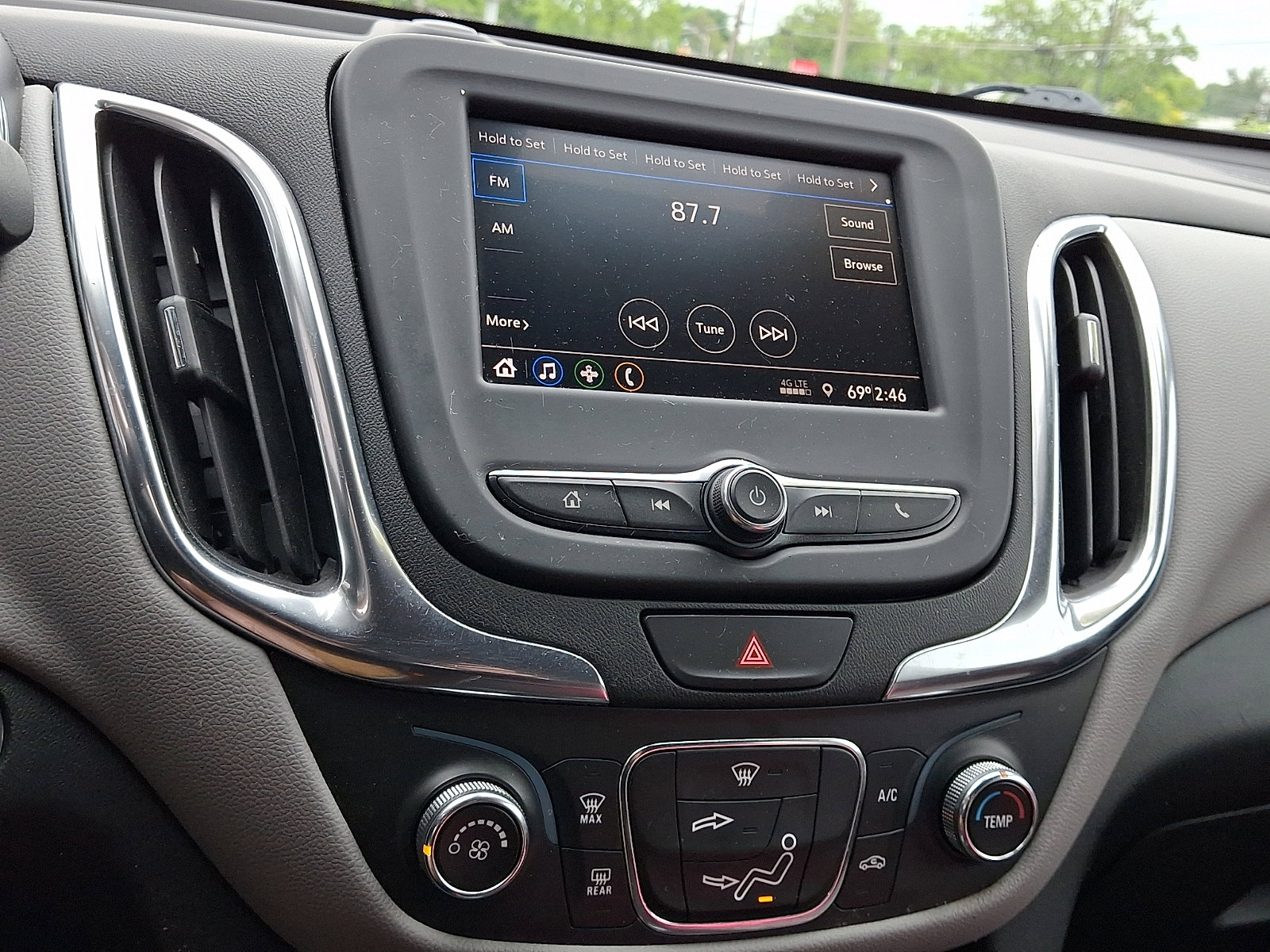 Used 2021 Chevrolet Equinox LS w/ LS Convenience Package FWD image 18