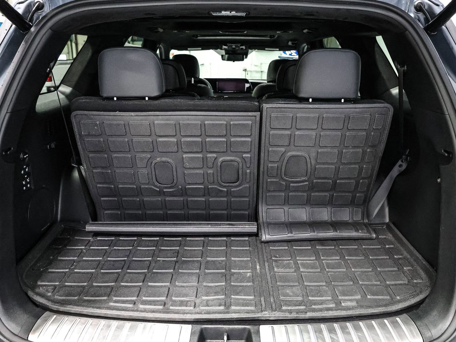 Used 2024 Hyundai Palisade Calligraphy image 18