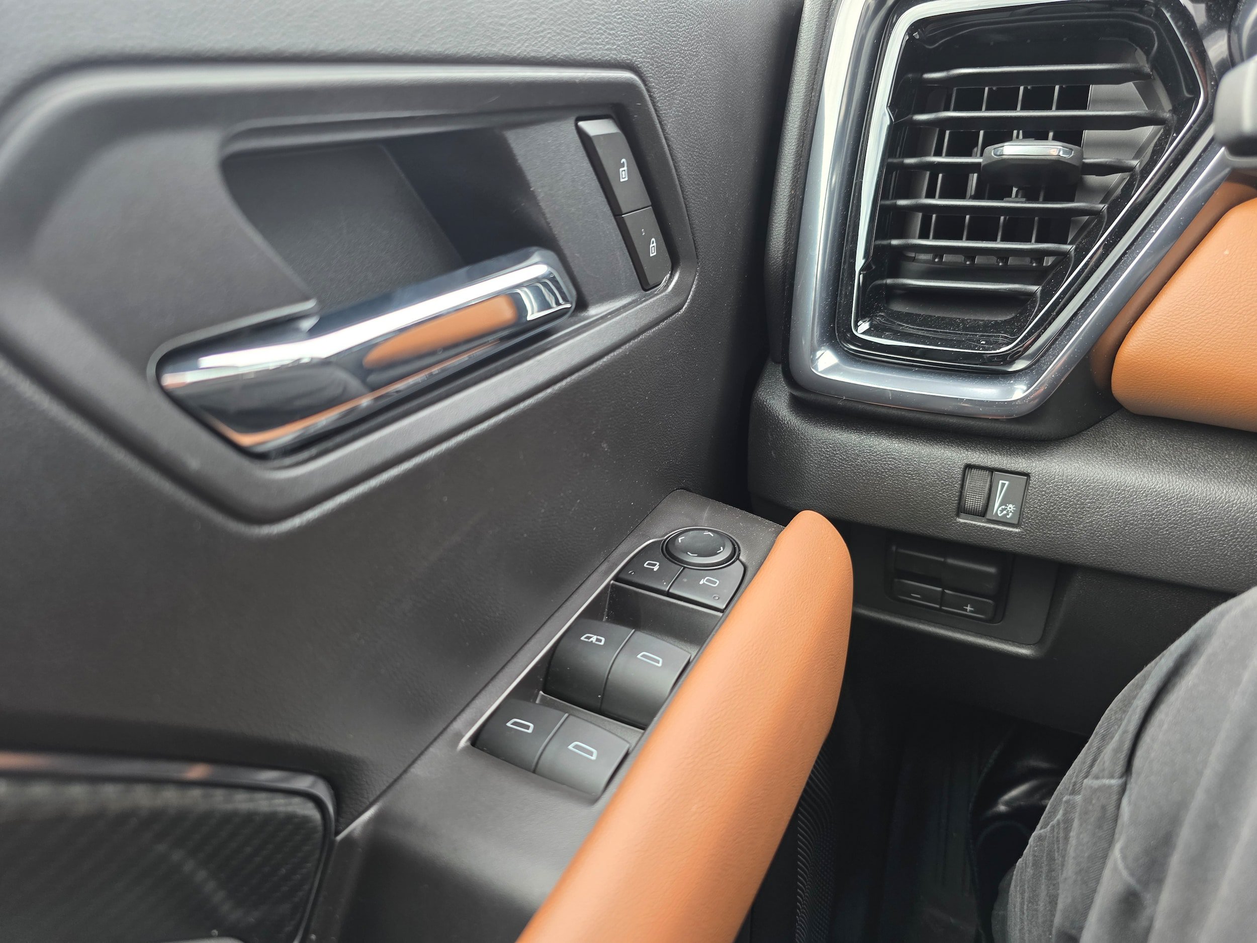 Used 2026 GMC Canyon AT4 AWD/4WD image 17