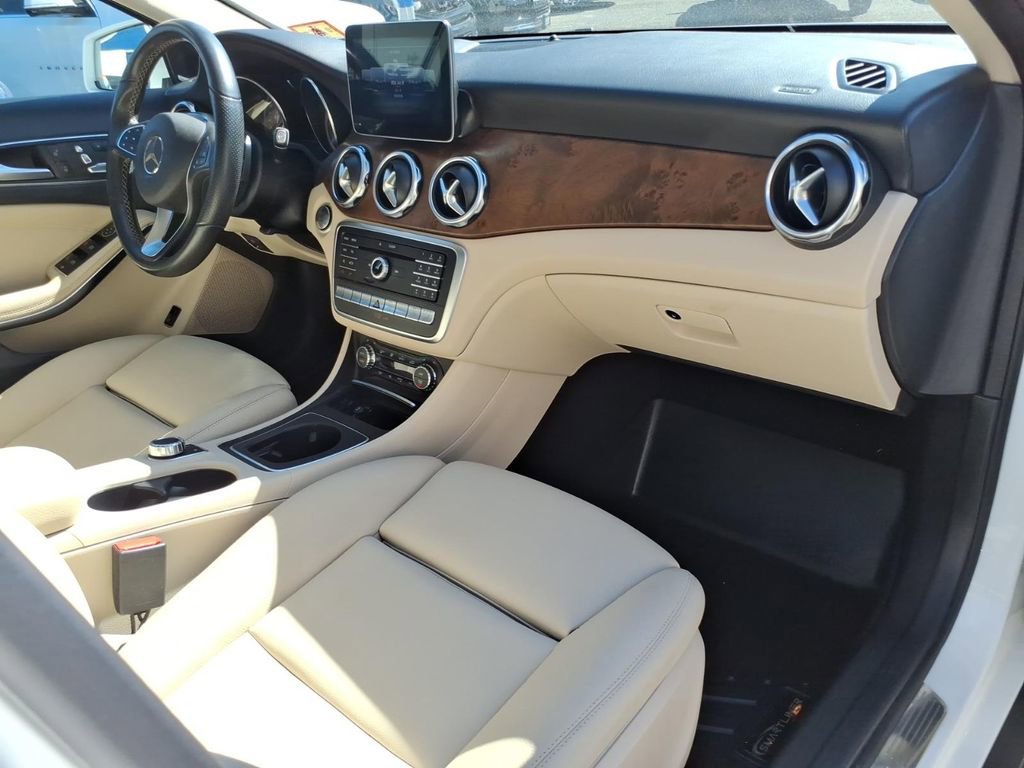 Used 2019 Mercedes-Benz GLA 250 4MATIC image 9