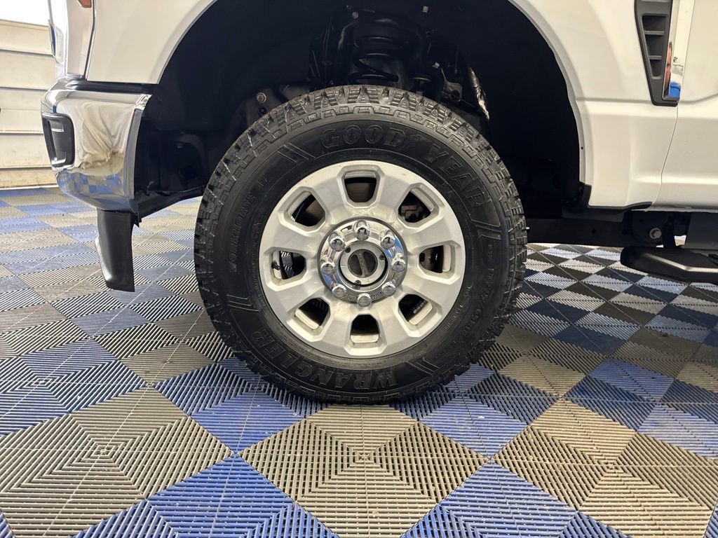 Certified 2024 Ford F250 XLT w/ Snow Plow Prep Package image 27
