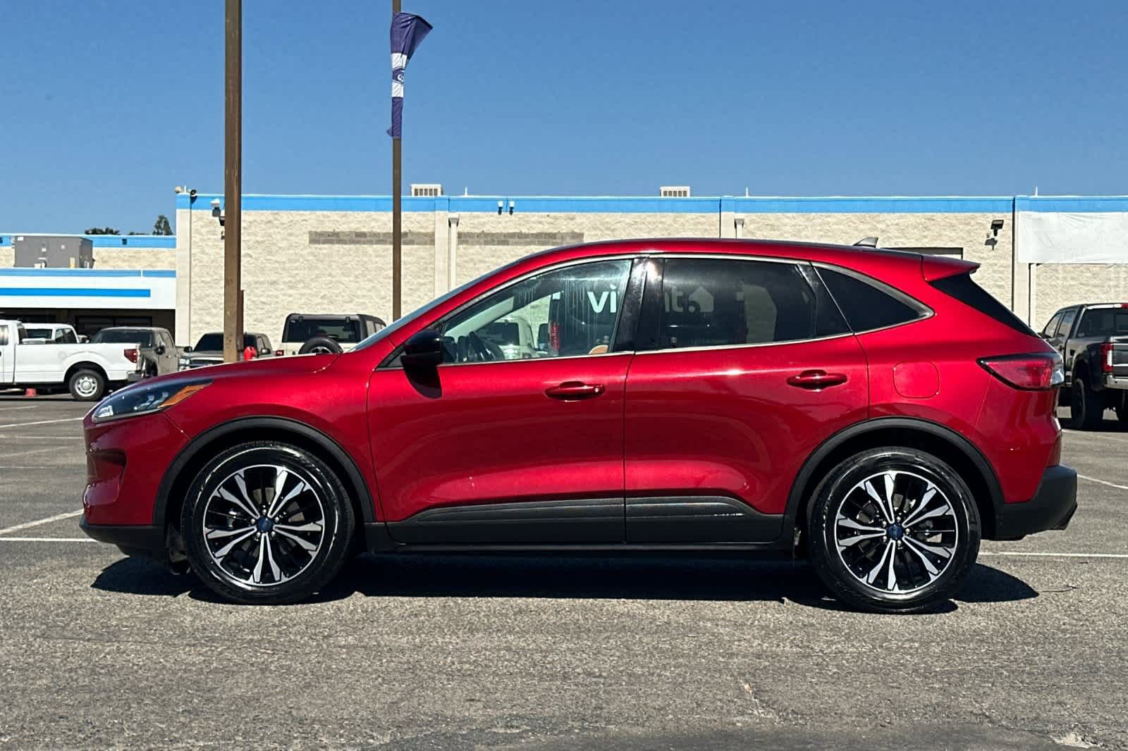 Certified 2021 Ford Escape SE w/ SE Sport Appearance Package FWD image 5