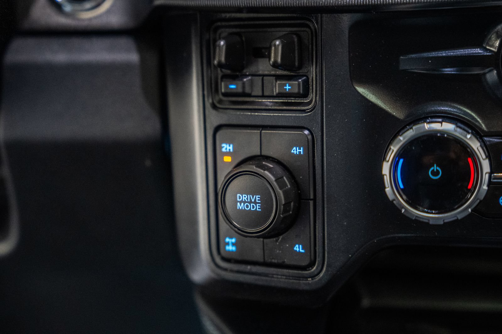 Certified 2025 Ford F250 Platinum AWD/4WD image 33