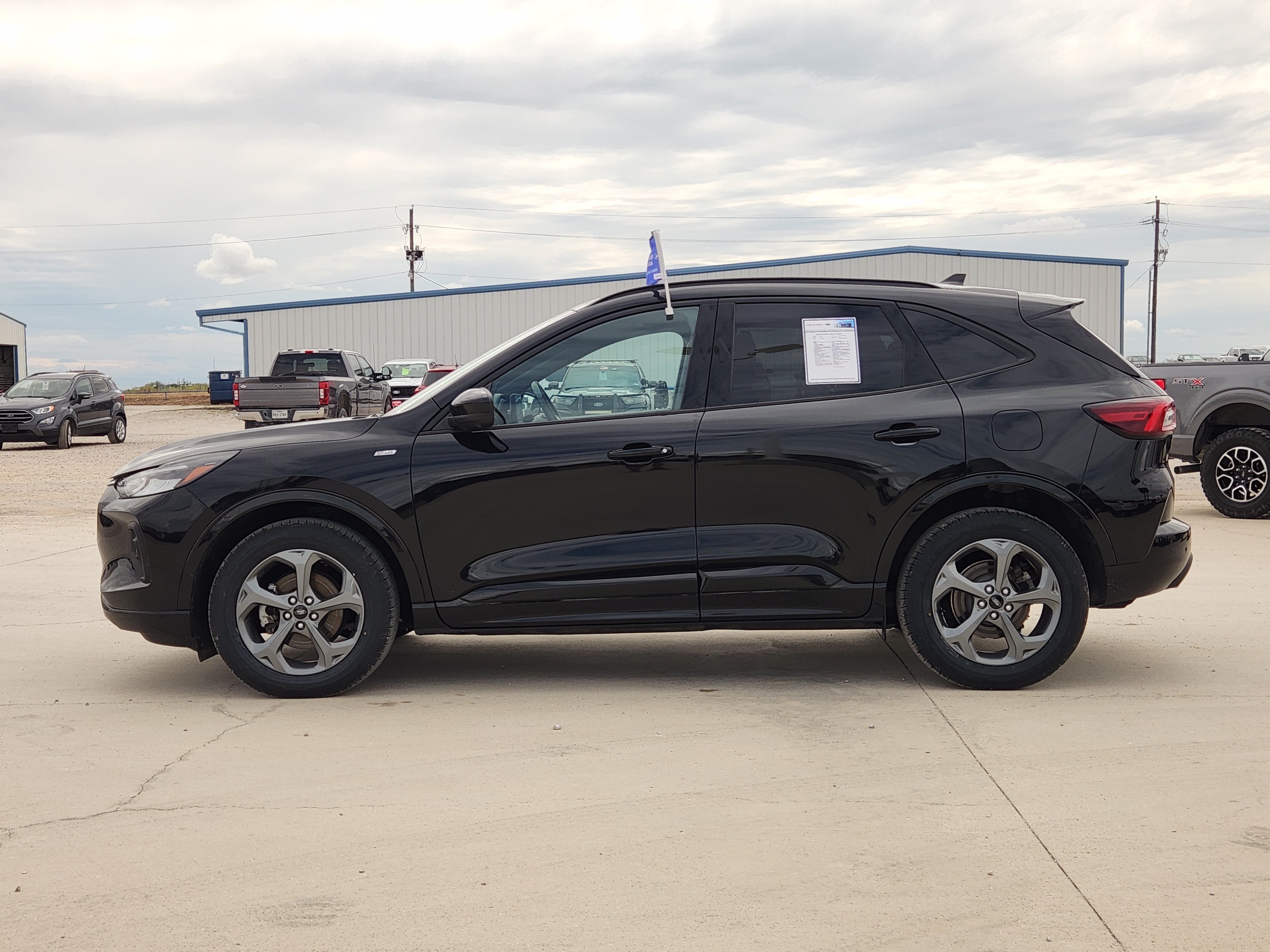Certified 2023 Ford Escape ST-Line Select w/ Tech Pack #2 AWD/4WD image 4
