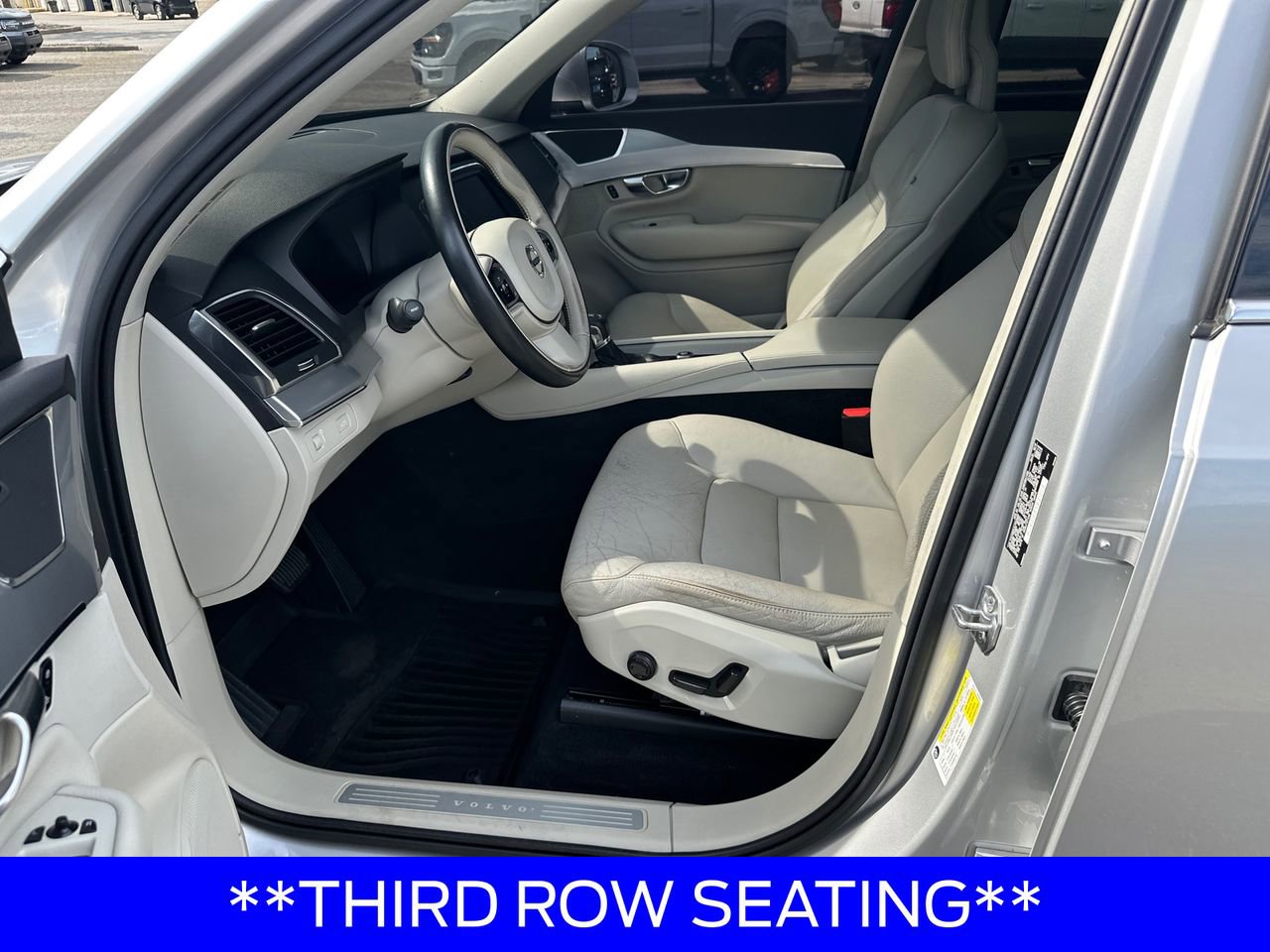 Used 2018 Volvo XC90 T5 Momentum w/ Convenience Package AWD/4WD image 9