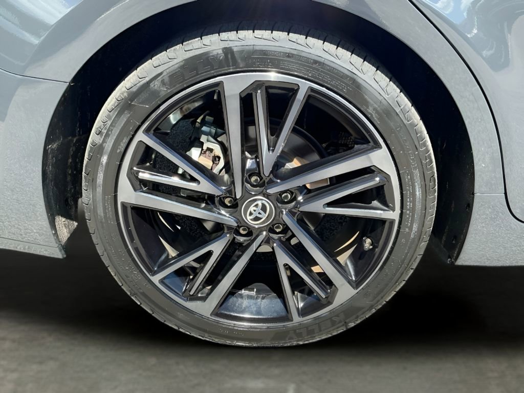 Used 2025 Toyota Camry XSE FWD image 13