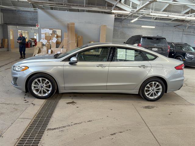 Certified 2020 Ford Fusion SE image 3