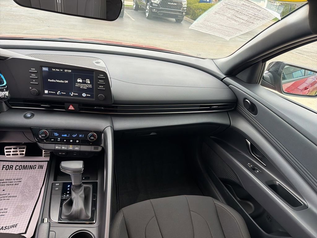 Used 2025 Hyundai Elantra Sport image 6