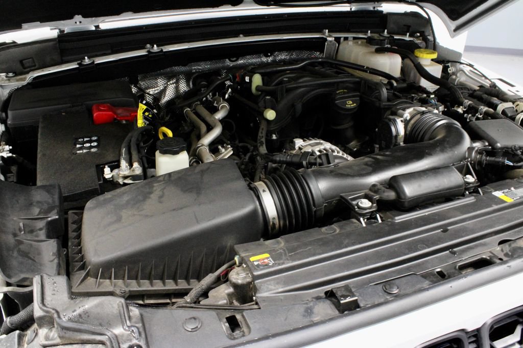 Used 2025 Jeep Gladiator Sport AWD/4WD image 16