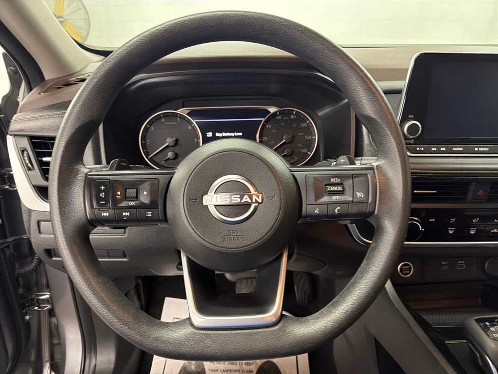 Used 2023 Nissan Rogue S image 18