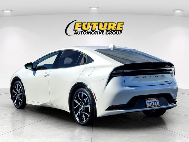 Used 2024 Toyota Prius Prime XSE Premium image 3