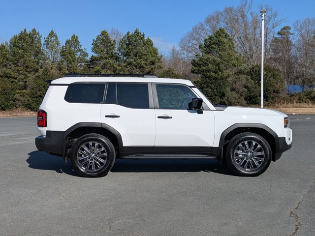 Used 2025 Toyota Land Cruiser image 3