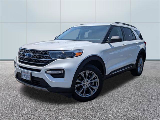 Certified 2023 Ford Explorer XLT w/ Equipment Group 202A AWD/4WD image 1