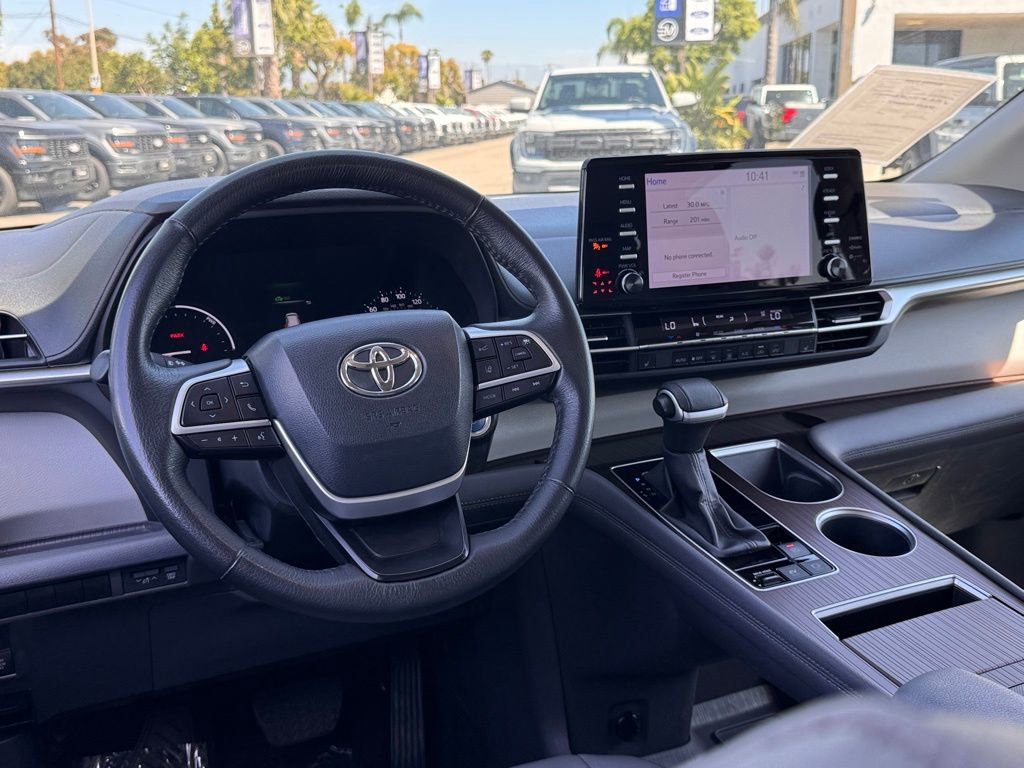 Used 2024 Toyota Sienna XLE image 29